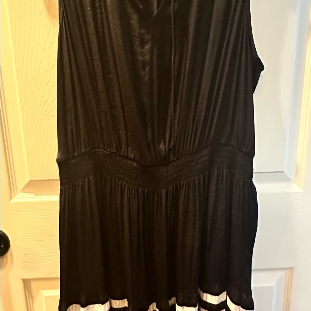 Vera Wang Elegant Black Sleeveless Dress